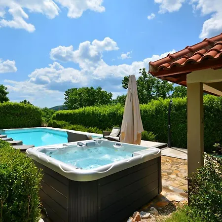 Villa Bisko With Heated Pool & Jacuzzi-2